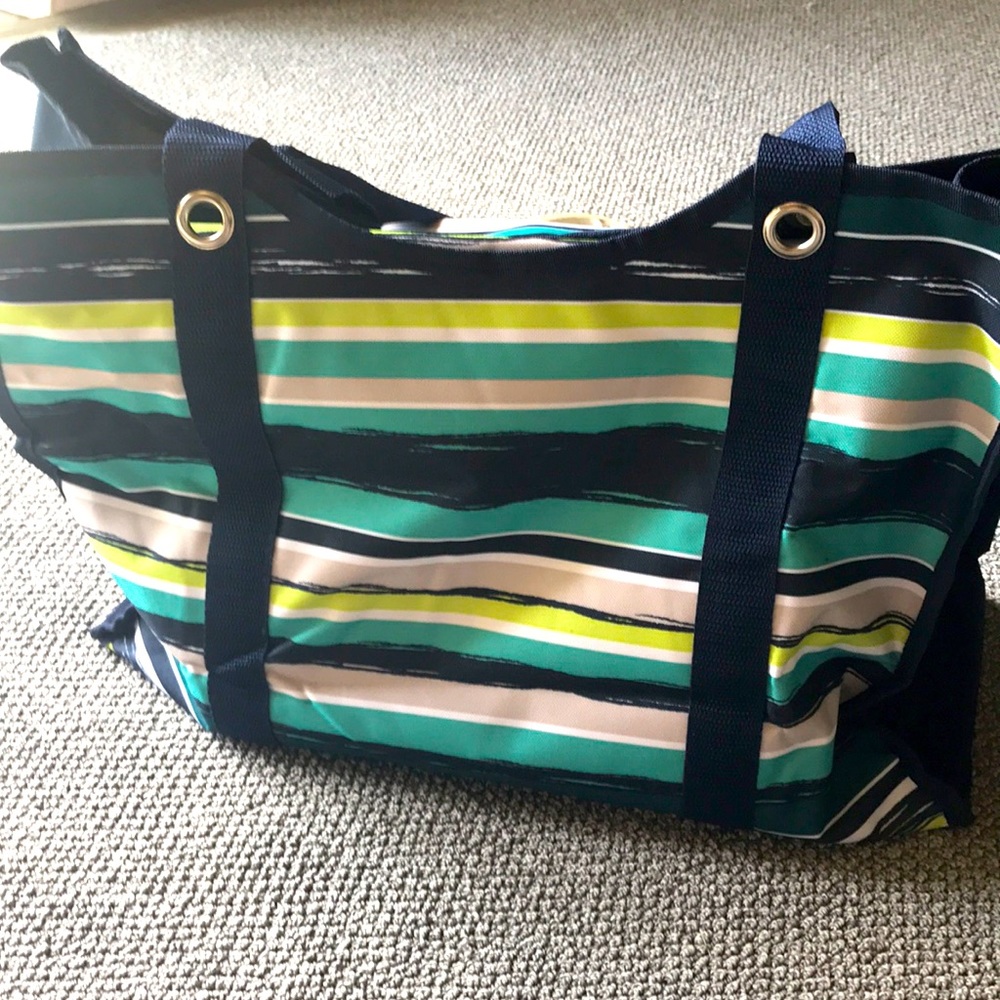 NWOT All day Organizing Tote with zipper Thirty 1